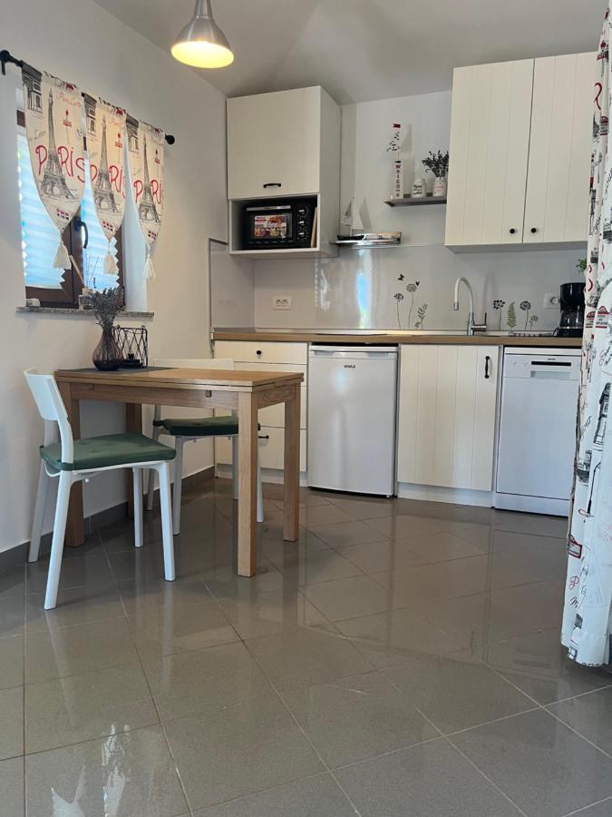 Apartment Cozy&Quiet Ρόβινι Εξωτερικό φωτογραφία