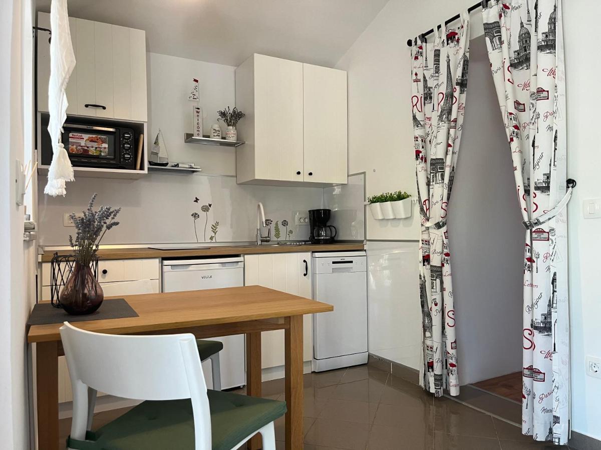 Apartment Cozy&Quiet Ρόβινι Εξωτερικό φωτογραφία