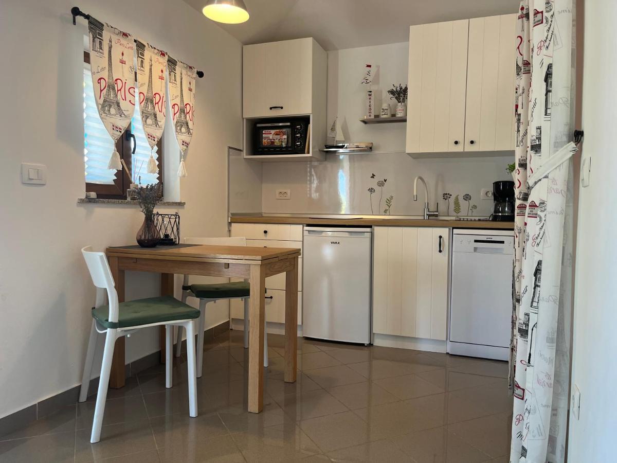 Apartment Cozy&Quiet Ρόβινι Εξωτερικό φωτογραφία